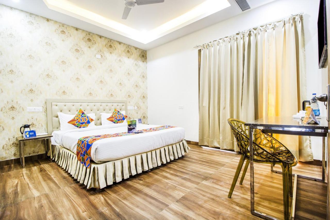 S.R. Residency Hotel Zirakpur Exterior photo