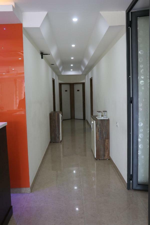 S.R. Residency Hotel Zirakpur Exterior photo