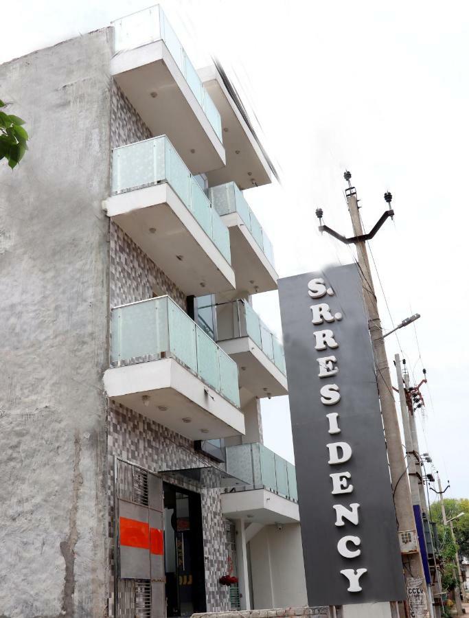 S.R. Residency Hotel Zirakpur Exterior photo