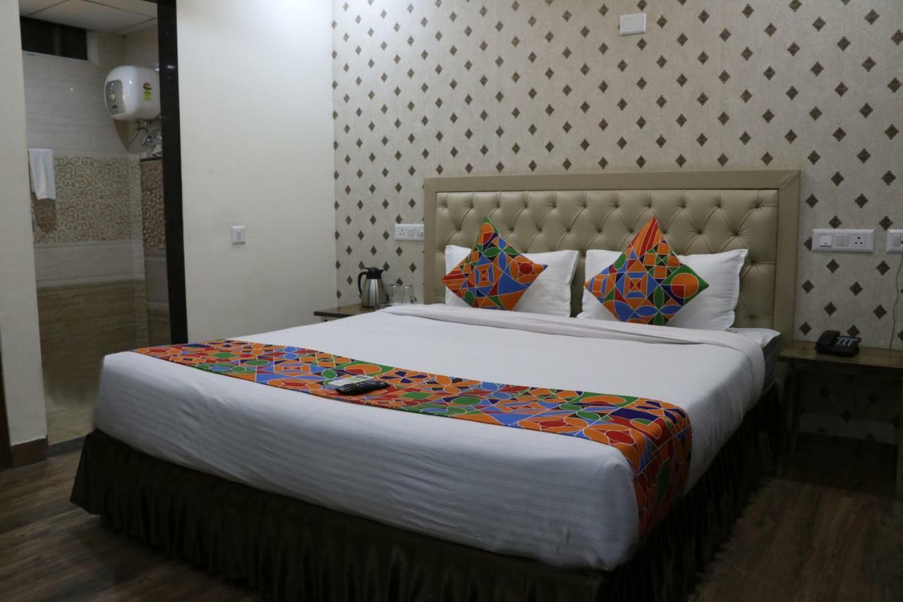 S.R. Residency Hotel Zirakpur Exterior photo