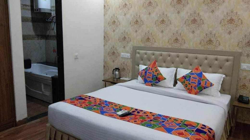 S.R. Residency Hotel Zirakpur Exterior photo