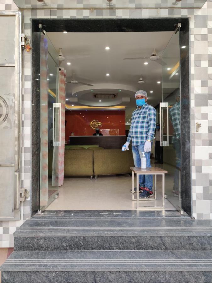 S.R. Residency Hotel Zirakpur Exterior photo