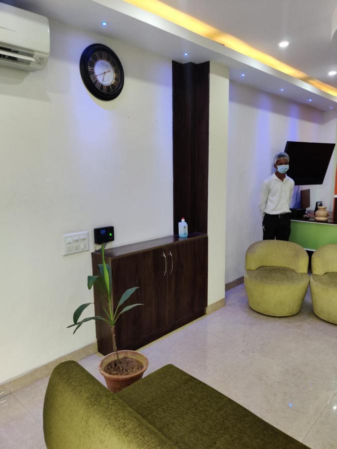 S.R. Residency Hotel Zirakpur Exterior photo