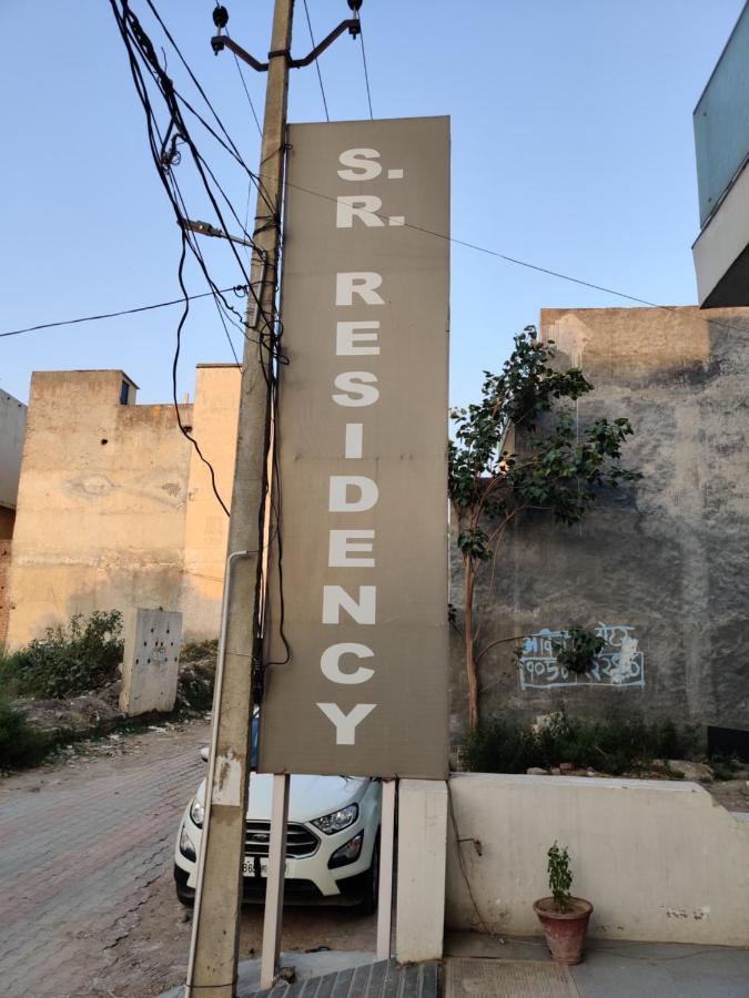 S.R. Residency Hotel Zirakpur Exterior photo